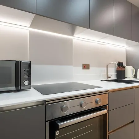 Modern 2 Bedroom With Balcony In Apartmán Leeds (West Yorkshire)