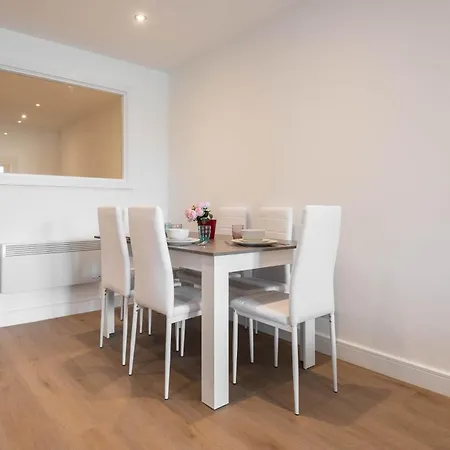 Apartmán Modern 2 Bedroom With Balcony In Leeds (West Yorkshire)