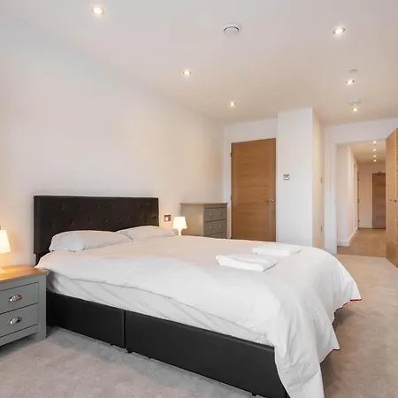 Apartmán Modern 2 Bedroom With Balcony In *