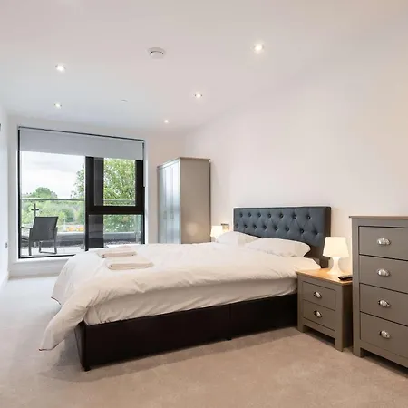 Apartment Modern 2 Bedroom With Balcony In Leeds (West Yorkshire)