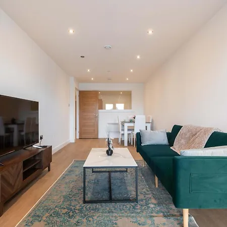 Modern 2 Bedroom With Balcony In * Leeds (West Yorkshire)